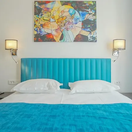 Zoom Aparthotel