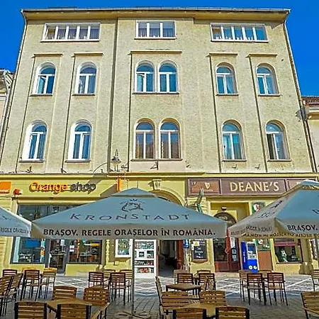 Zoom Aparthotel 3*