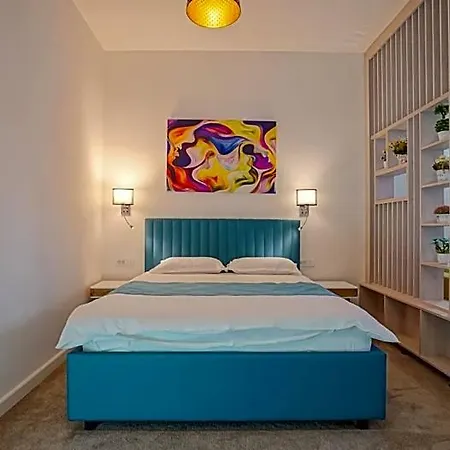 Zoom Aparthotel 3*